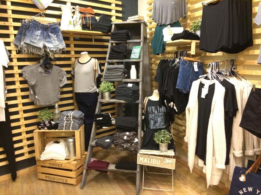 Place Brandy Melville