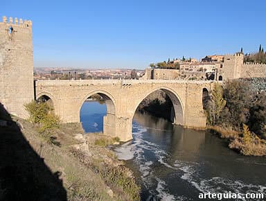 Place Puente de San Martín