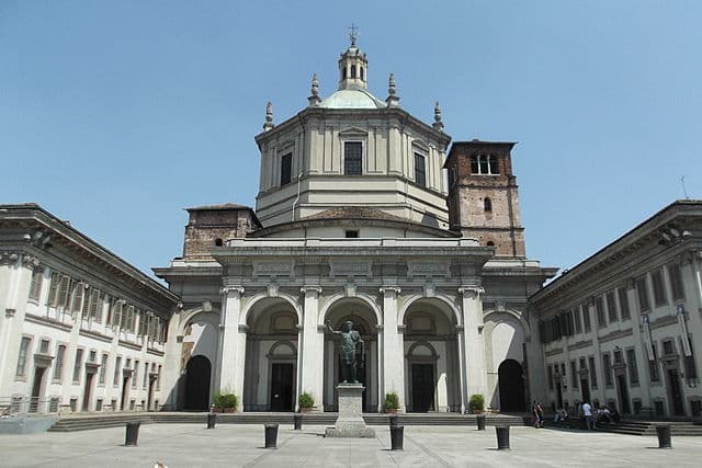 Place Basílica de San Lorenzo