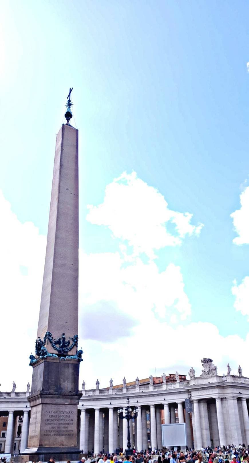 Place Piazza San Pietro