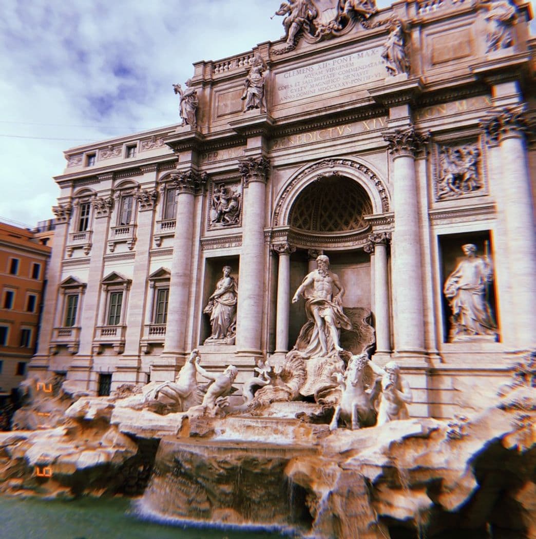 Place Fontana di Trevi