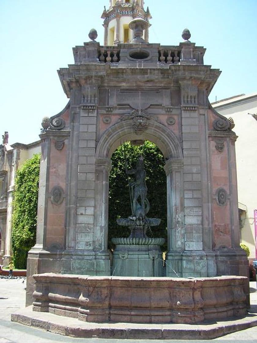 Place Fuente de Neptuno