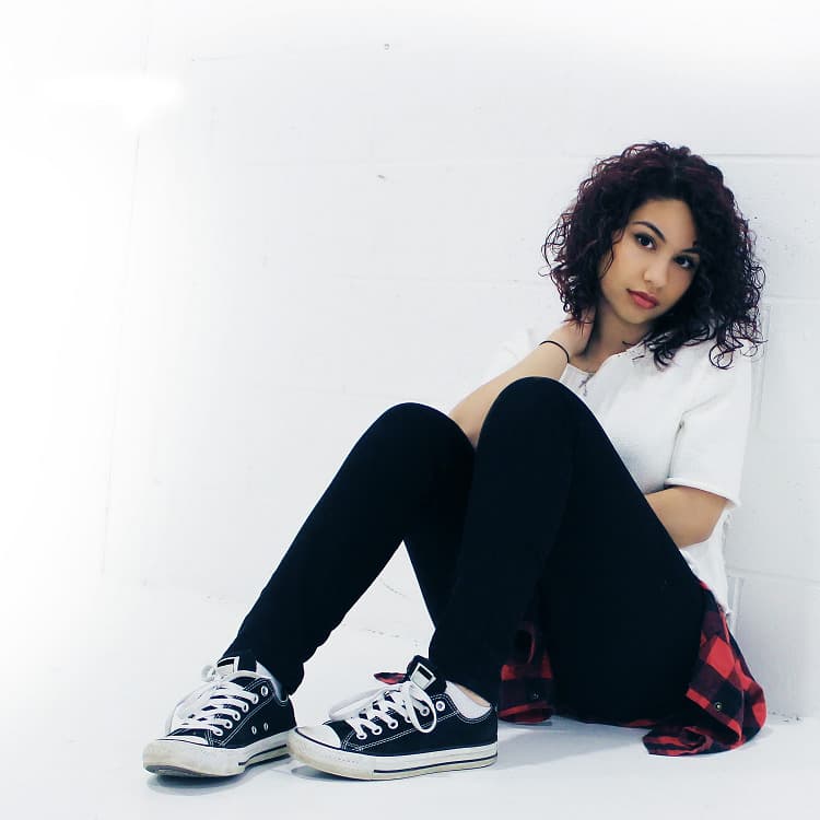 Fashion Alessia Cara - Wikipedia