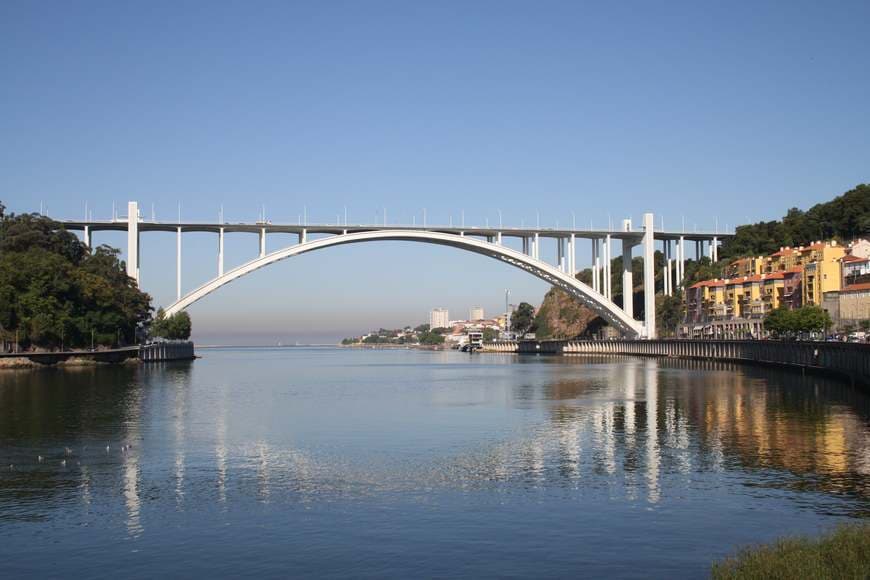 Place Puente de la Arrábida