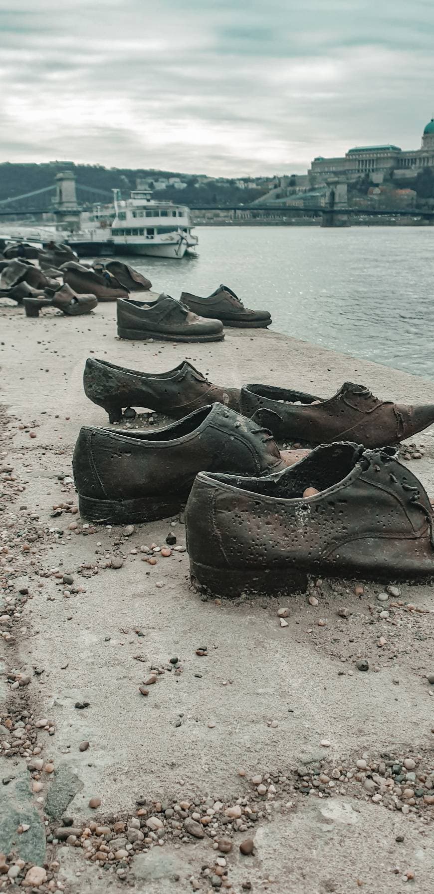 Place Shoes on the Danube Bank