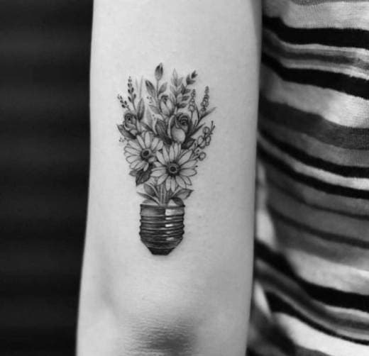 Moda Flowers Tattoo