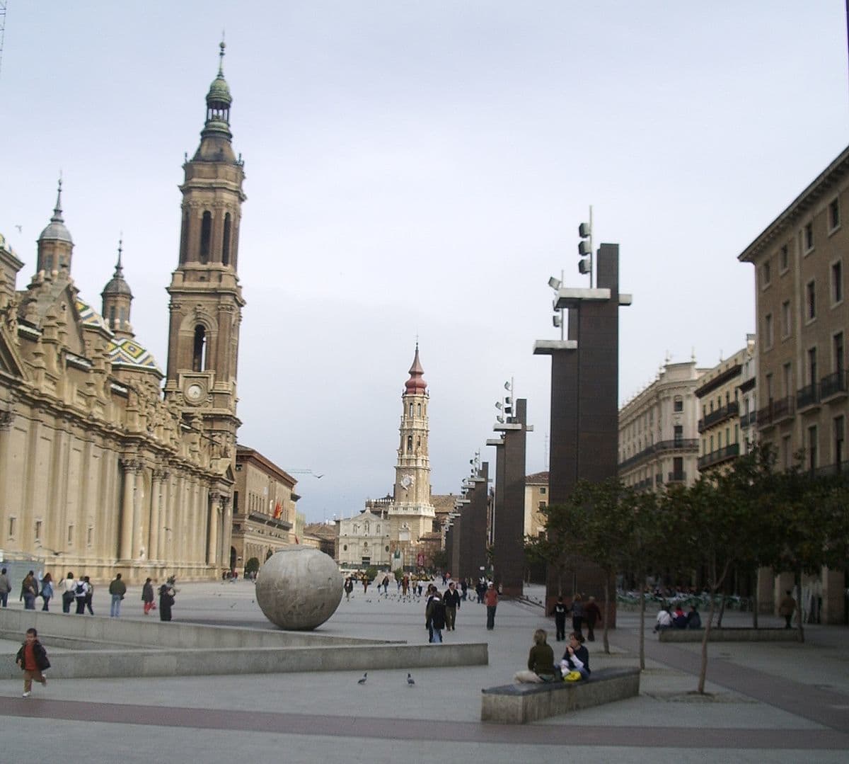 Place Plaza del Pilar