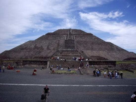 Place Piramides De Teotihuacan