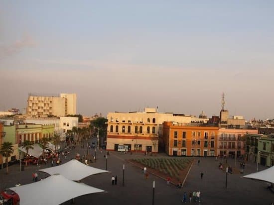 Place Garibaldi Plaza