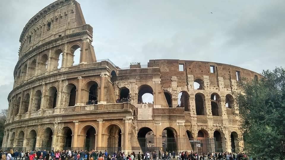 Lugar Coliseo de Roma