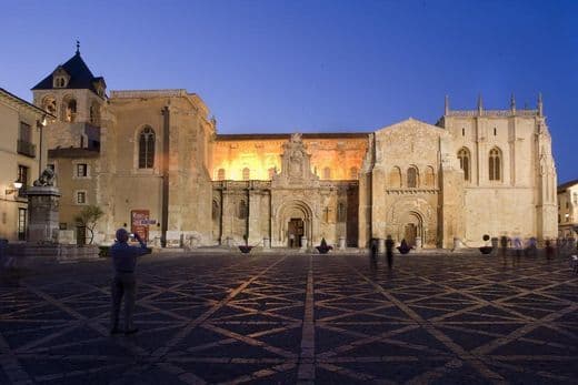 Place Basílica de San Isidoro