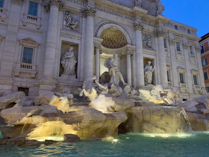 Place Fontana di Trevi