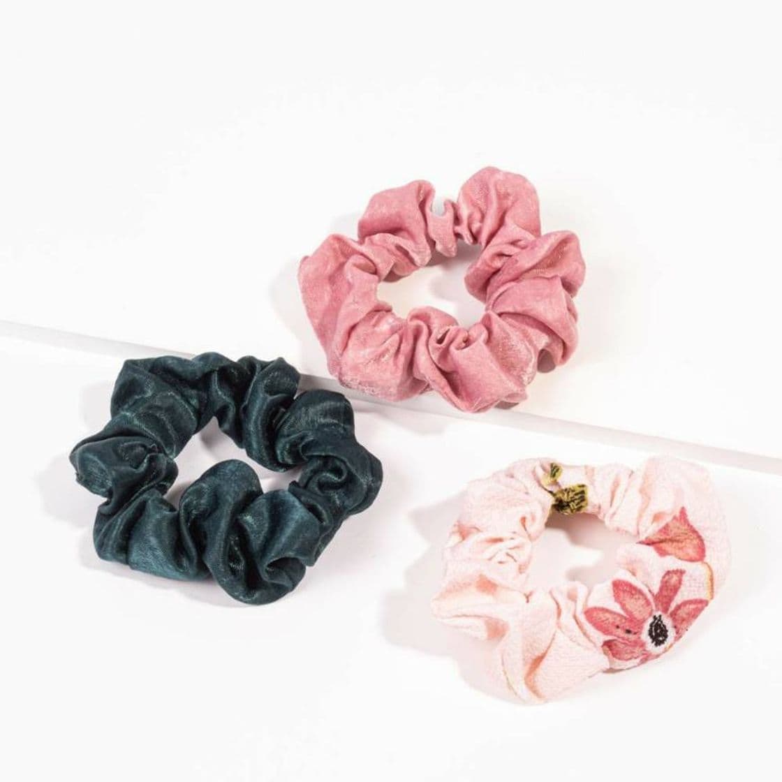 Product Set Scrunchies