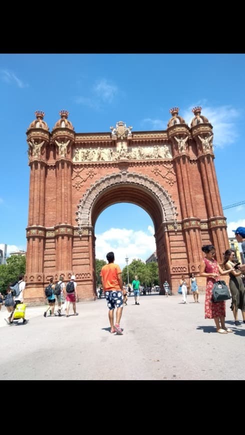 Place Arc de Triomf