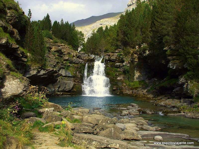 Place Pirineos