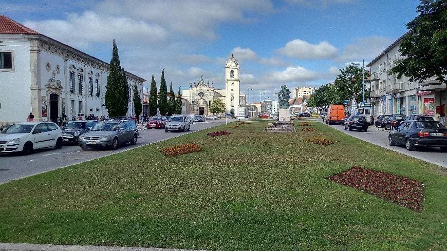 Place Statue of Princess St Joana