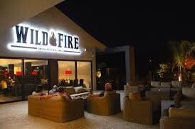 Restaurantes Wild Fire Smokehouse & Grill