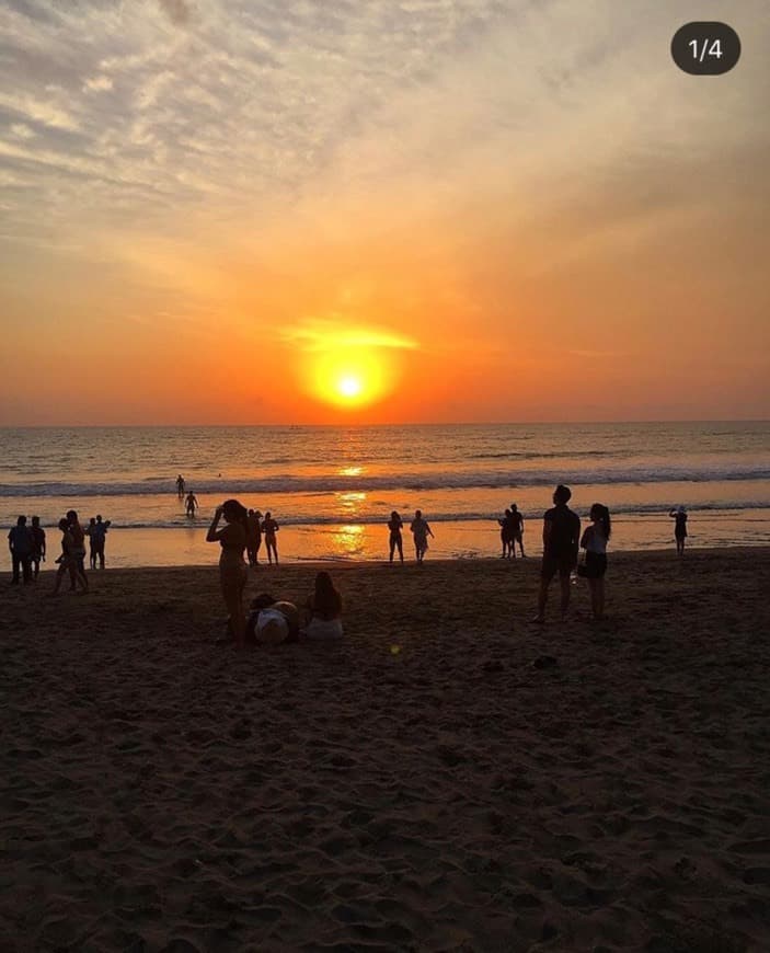 Lugar Seminyak Beach