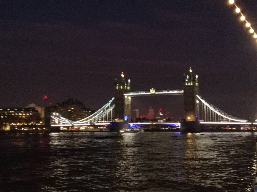 Lugar Tower Bridge