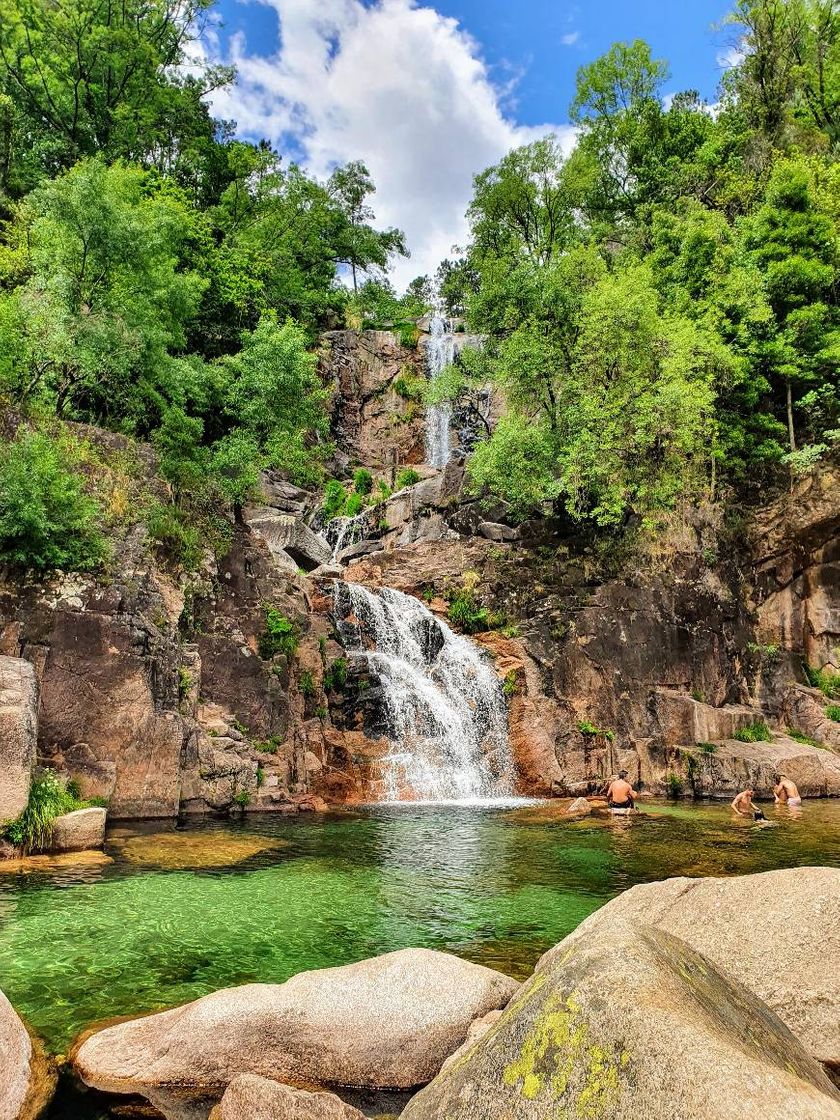 Place Cascata de Várzeas