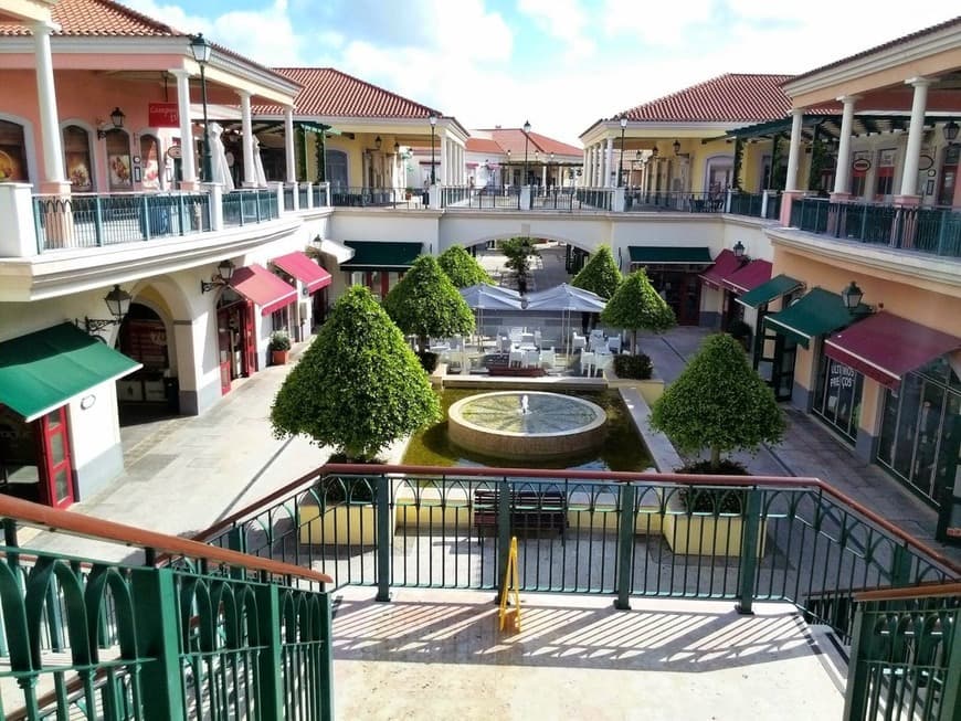 Lugar Campera Outlet Shopping