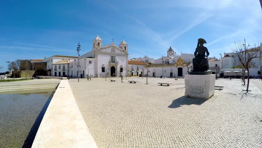 Lugar Praça Infante Dom Henrique