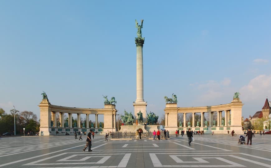 Place Millennium Monument