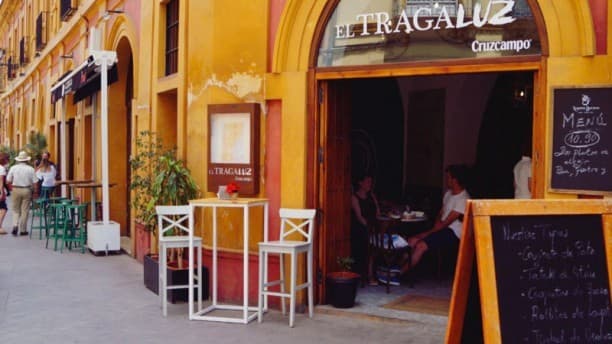 Restaurants Restaurante El Tragaluz