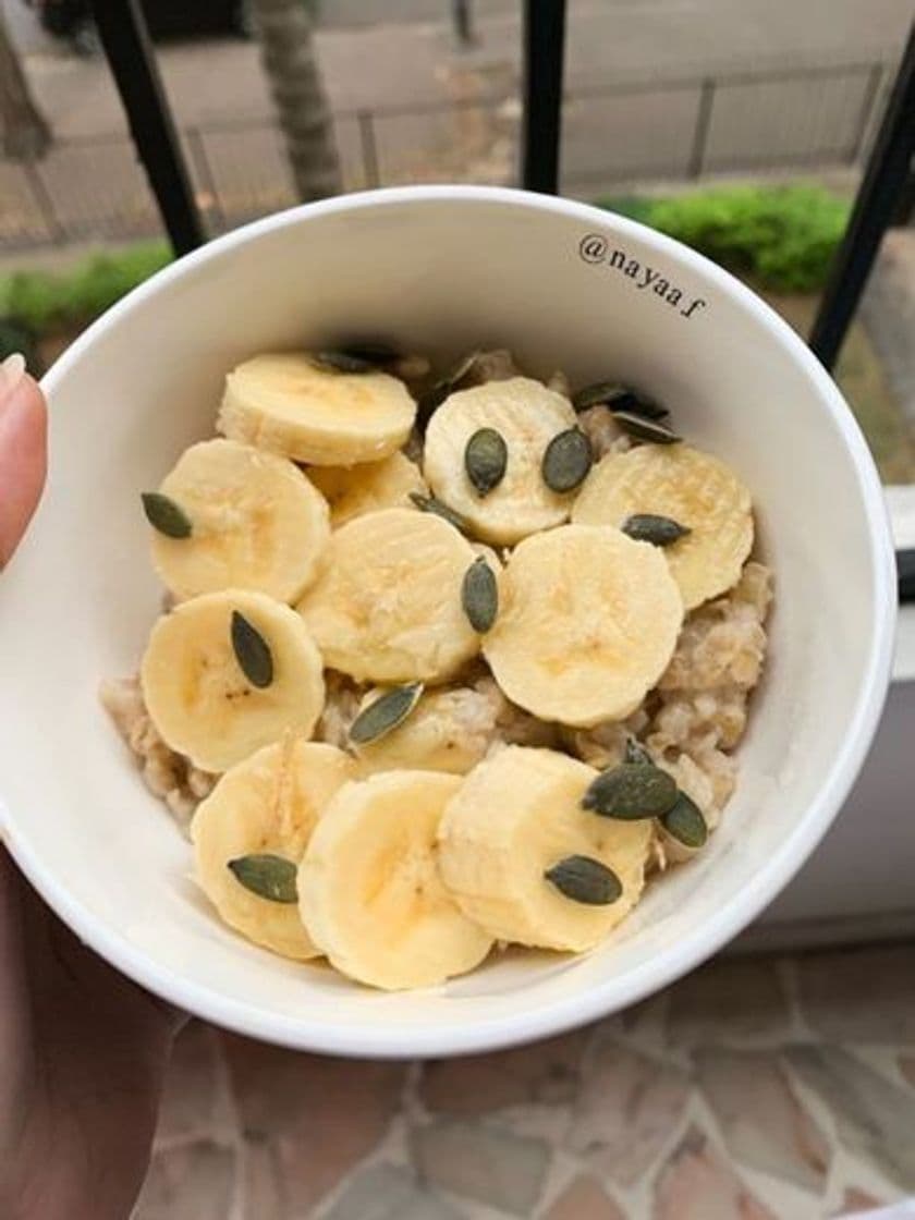 Fashion Papas de Aveia com Banana e Sementes de Abóbora 