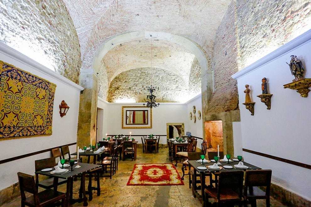 Restaurantes Casa de Linhares - FADO