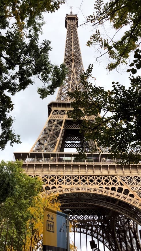 Place Torre Eiffel