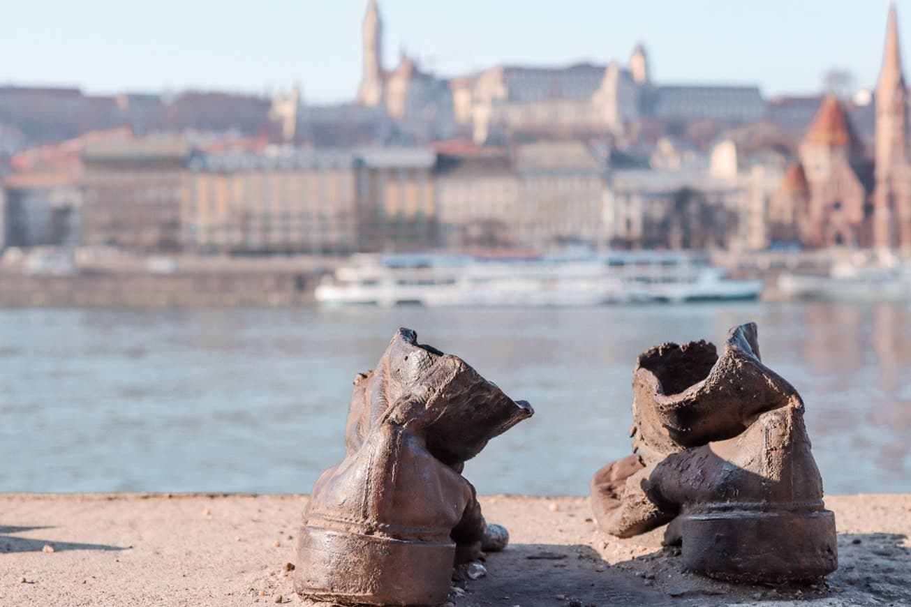 Place Shoes on the Danube Bank