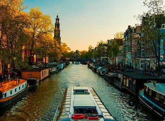 Place Amsterdam Canal Cruises