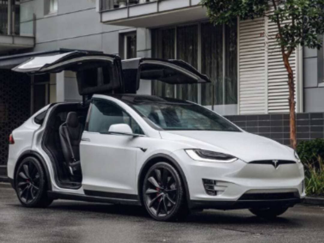 Fashion Model X | Tesla