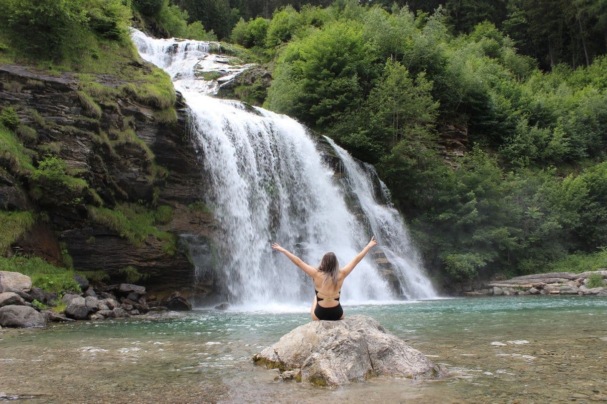 Lugar Cascata Piumogna