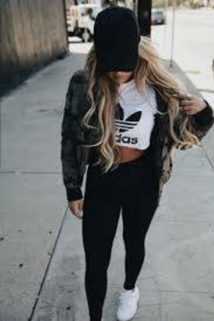 Fashion Blusa adidas e lengins adidas pretas giras😉😗