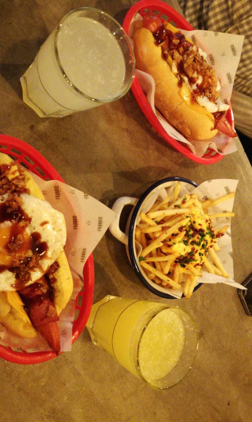 Restaurantes Frankie Hot Dogs