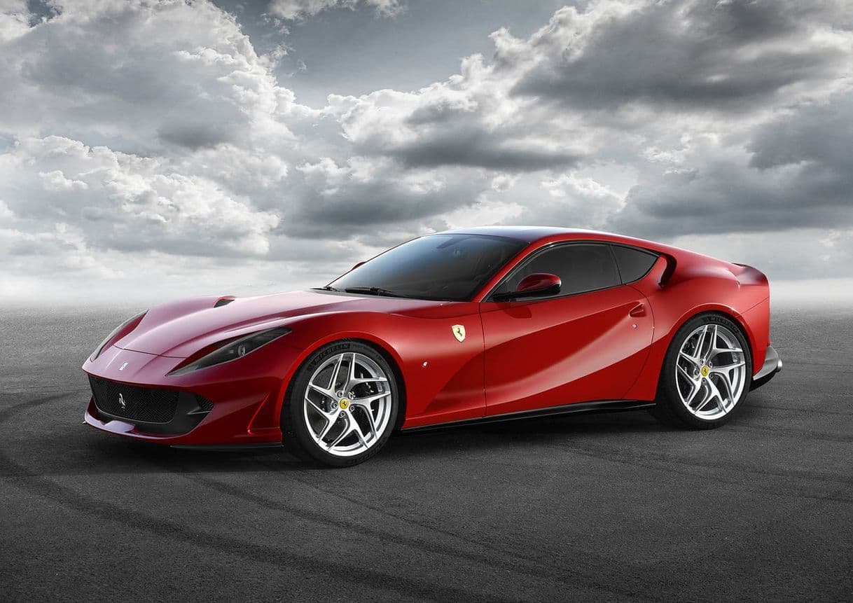 Fashion Ferrari 812 Superfast. Su nombre lo dice todo (800 CV, V12 y 340 ...