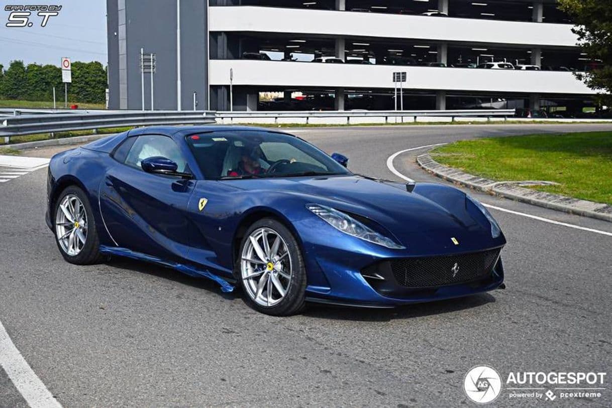 Moda Ferrari 812 GTS 