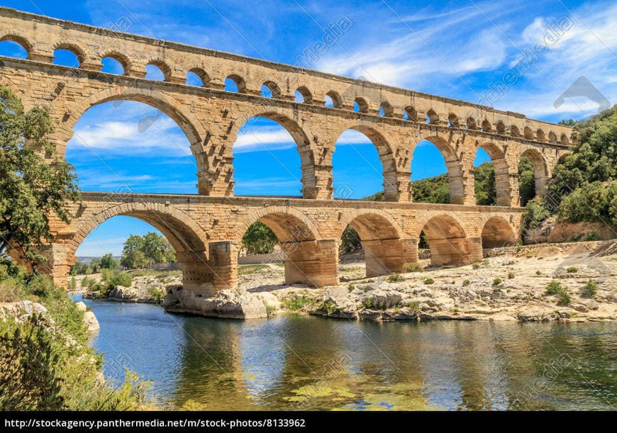 Lugar Nîmes Pont-du-Gard