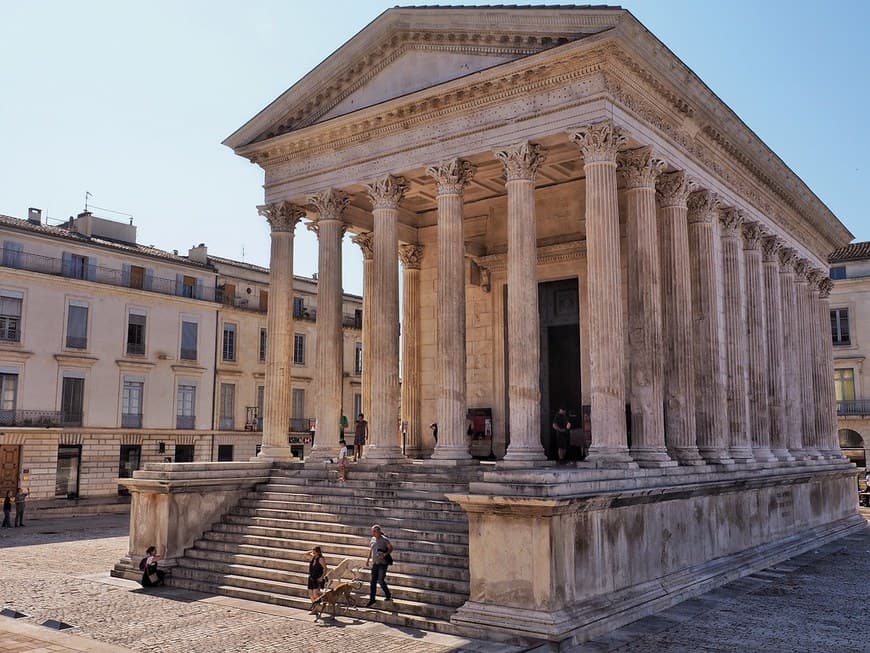 Lugar Maison Carrée