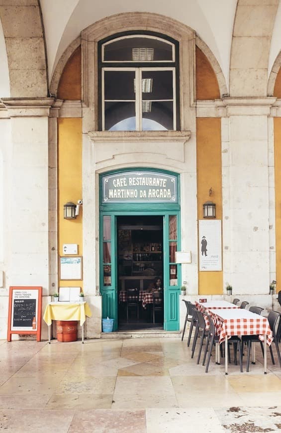 Place Martinho da Arcada