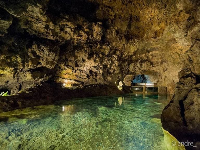 Place Grutas de São Vicente