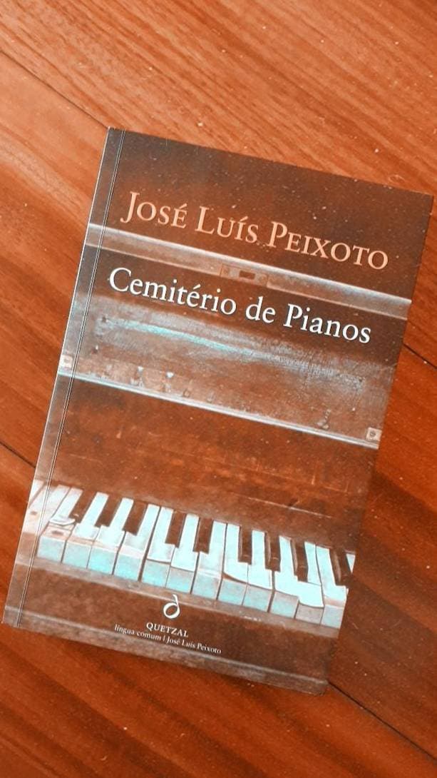 Libro Cemitério de pianos