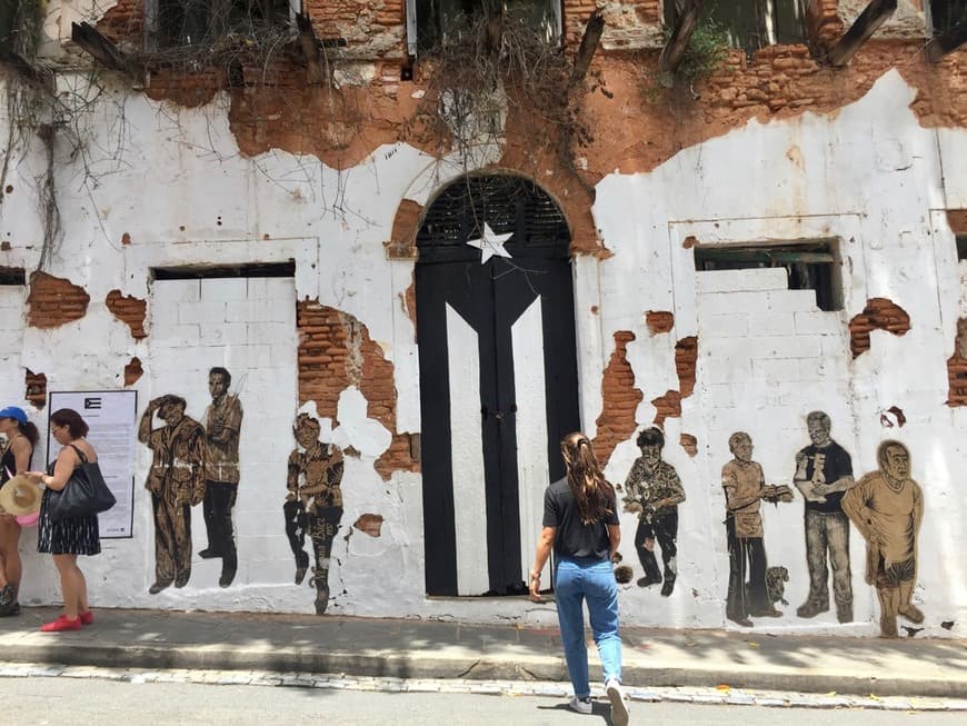 Place La Puerta de la Bandera