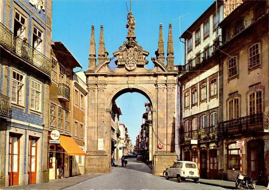 Lugar Arco da Porta Nova