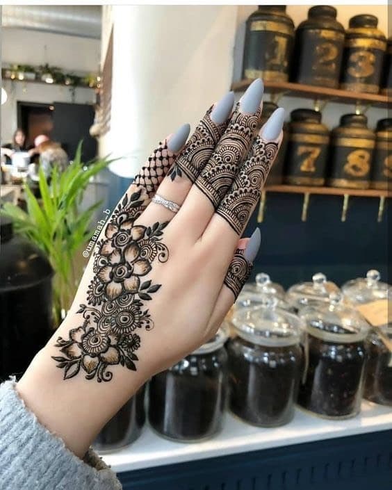 Fashion 30 Latest Mehndi Design 2019 for Brides