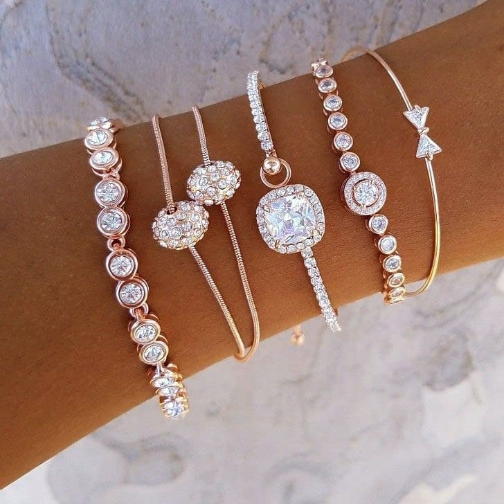 Fashion $64.90
Bow Crystal Bracelet Stack