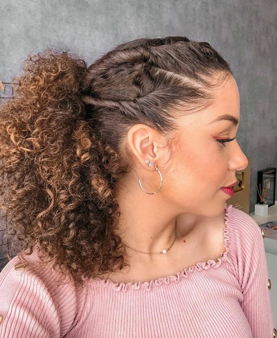 Moda Penteado Bonito e Simples para Cacheadas