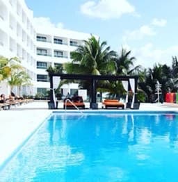 Lugar Hotel Flamingo Cancun Resort